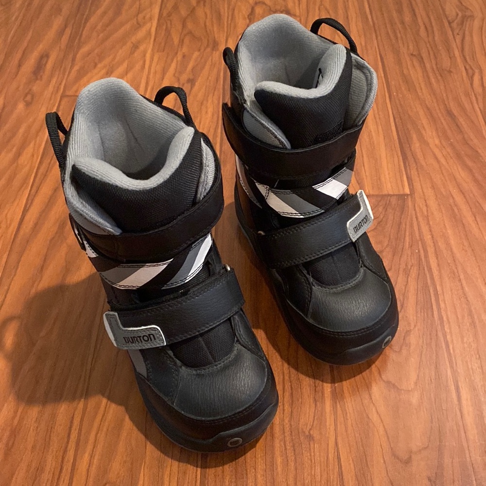 Burton Grom Snowboard Boots Kids Size 1